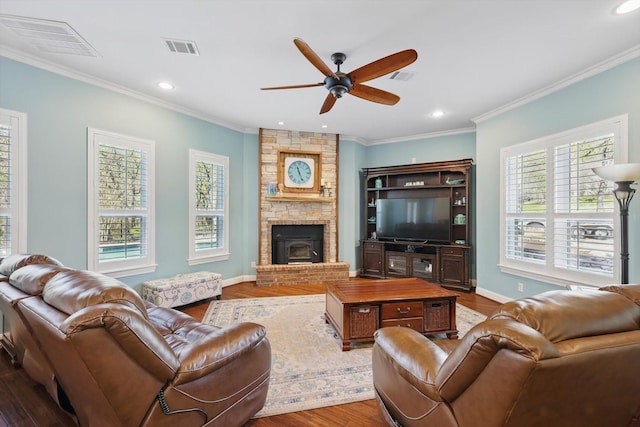 3713 Hidden Trl, Flower Mound, TX 75022 - living area featuring a ceiling fan, wood finished floors, crown molding, and recessed lighting