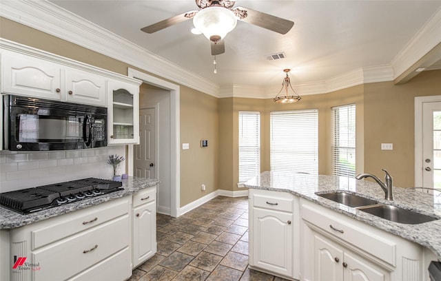 339 Hunters Holw, Bossier City, LA 71111 - kitchen featuring a sink, white cabinets, a ceiling fan, visible vents, and black appliances