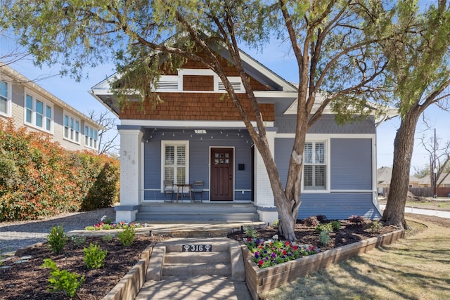 316 S Winnetka Ave, Dallas, TX 75208 - view of front of house featuring a porch