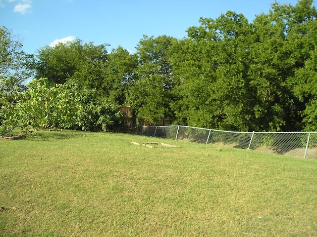 901 Freestone Ct, Arlington, TX 76017 - view of yard featuring fence