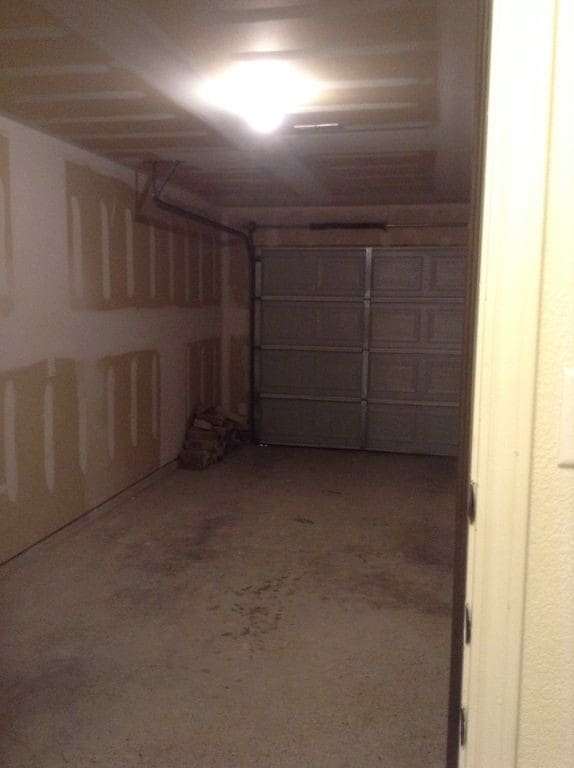 8124 Doreen Ave, Fort Worth, TX 76116 - view of garage