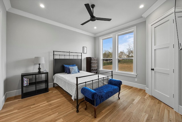 909 Saint Anne Ct, Heath, TX 75032 - bedroom with baseboards, light wood-style floors, crown molding, recessed lighting, and a ceiling fan