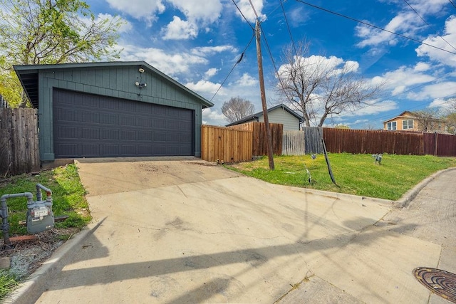 2112 Pontiac Dr, Carrollton, TX 75006 - garage featuring fence