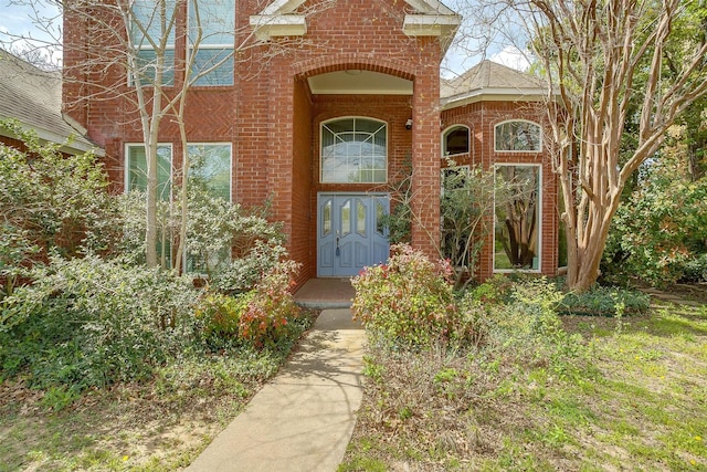 1002 Loch Lomond Dr, Arlington, TX 76012 - entrance to property featuring brick siding
