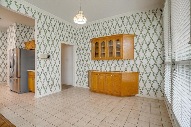 1002 Loch Lomond Dr, Arlington, TX 76012 - kitchen featuring crown molding, glass insert cabinets, stainless steel refrigerator with ice dispenser, baseboards, and wallpapered walls