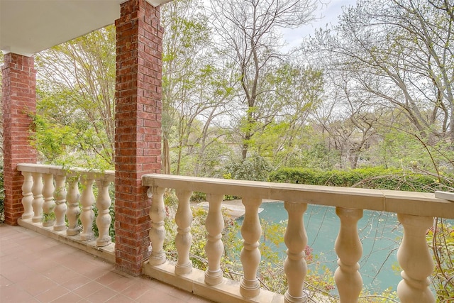 1002 Loch Lomond Dr, Arlington, TX 76012 - view of balcony