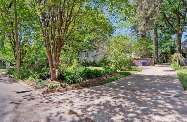 view of front of house featuring driveway