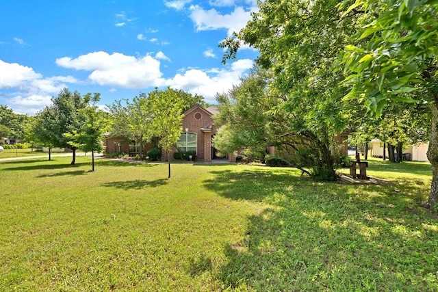 821 Seeton Rd, Mansfield, TX 76063 - view of green lawn