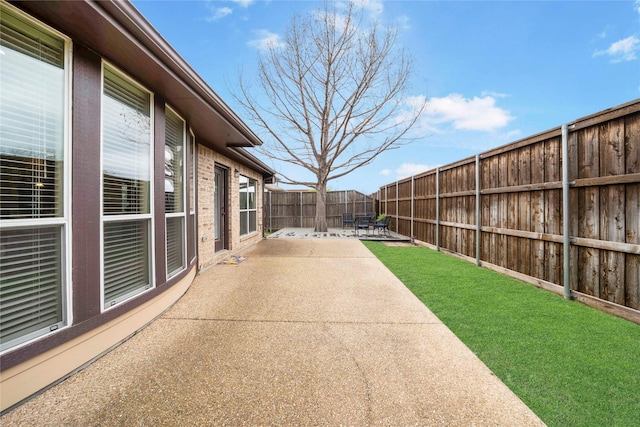 5218 Pueblo Ln, Frisco, TX 75034 - view of yard with a patio