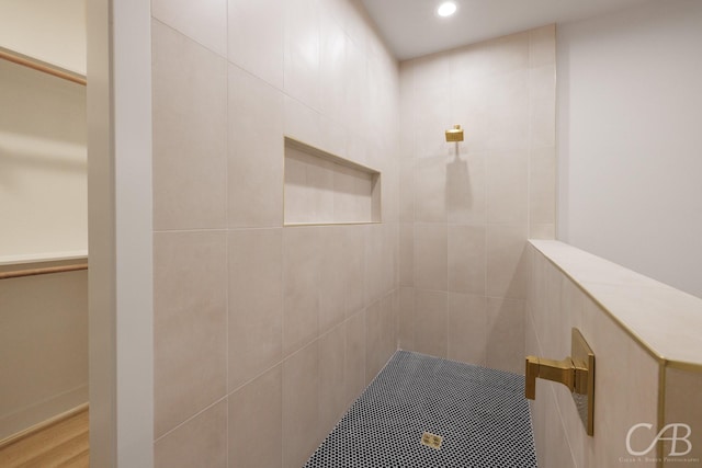 6817 Beals Creek Dr, Abilene, TX 79606 - bathroom featuring tiled shower and recessed lighting
