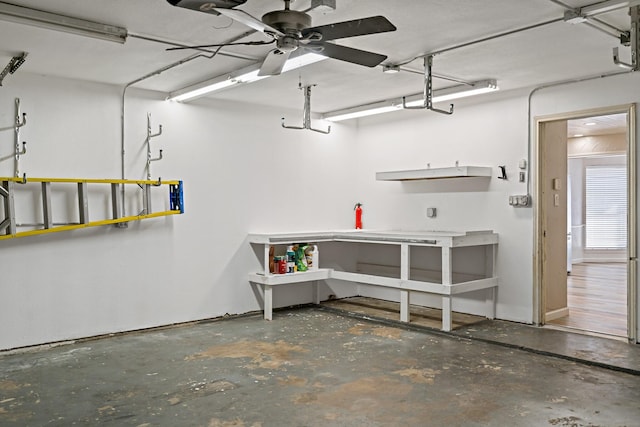 garage featuring ceiling fan