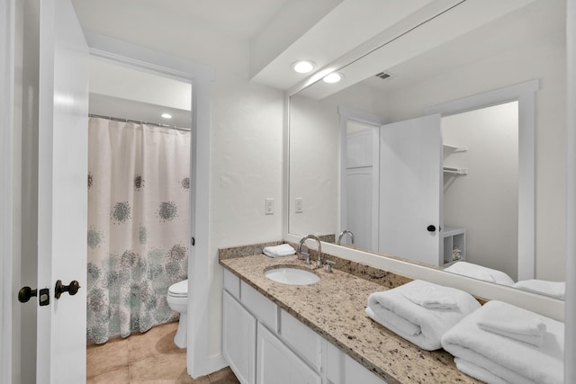 9231 Chimney Corner Ln, Dallas, TX 75243 - full bath with vanity, recessed lighting, and curtained shower