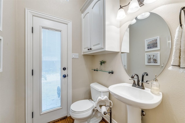 5 Pamela Ct, Mansfield, TX 76063 - bathroom with toilet and a sink