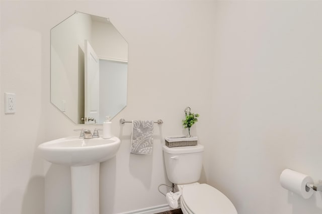 3213 Grimaldo Dr, Mesquite, TX 75126 - bathroom with toilet and a sink