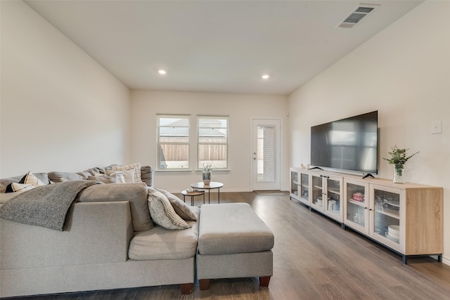 3213 Grimaldo Dr, Mesquite, TX 75126 - living room featuring wood finished floors, recessed lighting, and baseboards