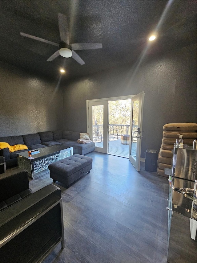 living area with recessed lighting and ceiling fan