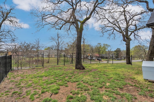 631 E Texas St, Denison, TX 75021 - view of yard featuring fence