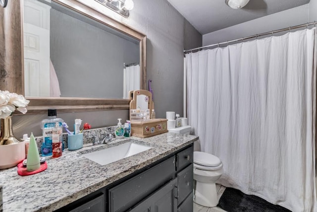 209 E County Line Rd, Royse City, TX 75189 - full bath with toilet, vanity, and curtained shower