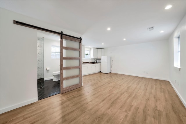 930 N Clinton Ave, Dallas, TX 75208 - view of swimming pool featuring fence, central air condition unit, and a pool with connected hot tub