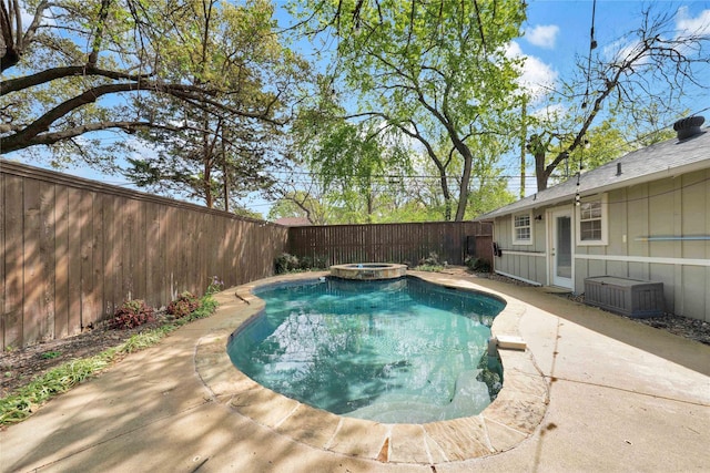 930 N Clinton Ave, Dallas, TX 75208 - view of front of house featuring a patio area