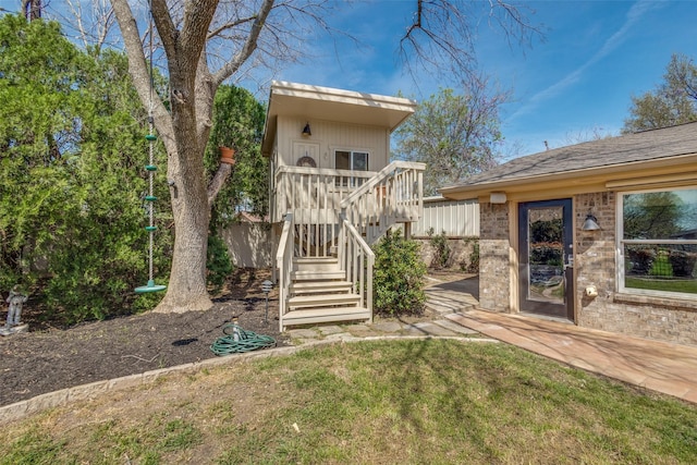 328 S Jackson Ave, Justin, TX 76247 - back of house with stairway