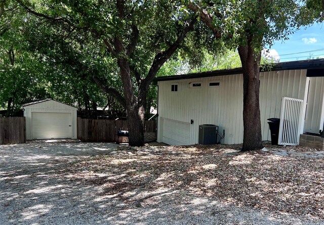 4901 Fairway Ct, De Cordova, TX 76049 - exterior space featuring driveway, fence, and cooling unit