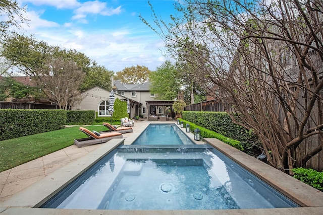 6722 Lakewood Blvd, Dallas, TX 75214 - view of swimming pool featuring fence, a fenced in pool, an in ground hot tub, a yard, and a patio area