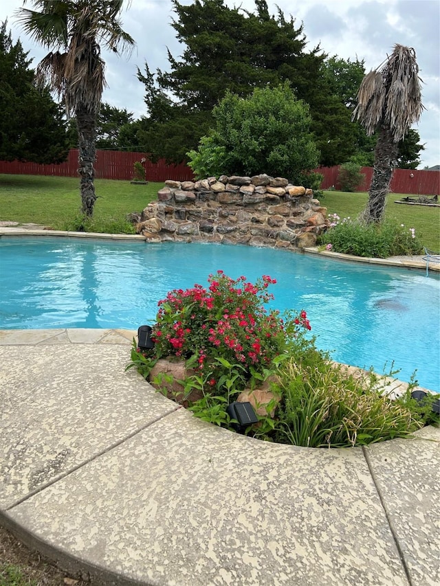 2610 Jakes Ct, Midlothian, TX 76065 - view of swimming pool