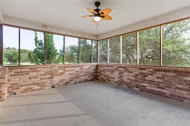 2800 Lomas Rodando Calzada, Kempner, TX 76539 - unfurnished sunroom with a ceiling fan