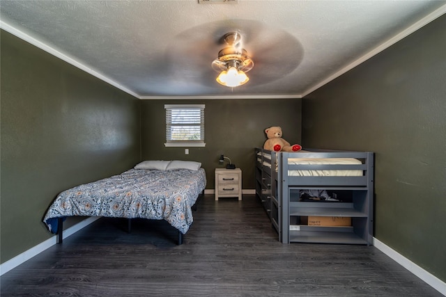 6110 Caracas Dr, Dallas, TX 75232 - bedroom featuring baseboards, visible vents, a textured ceiling, and wood finished floors