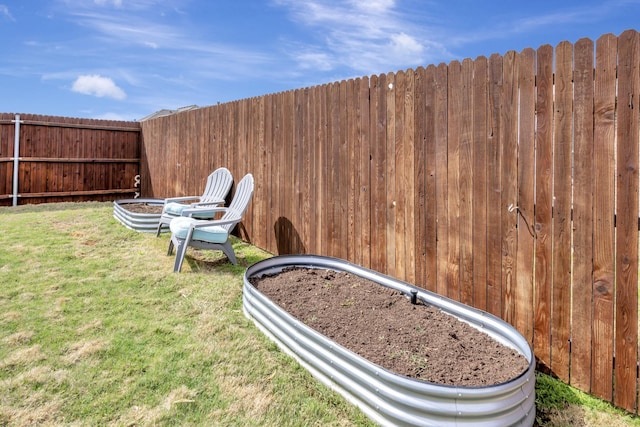 560 Camber St, Saginaw, TX 76131 - view of yard featuring fence