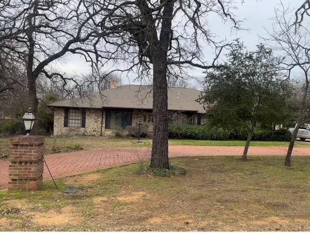 2508 Rolling Ln, Southlake, TX 76092 - view of front of property with a front lawn