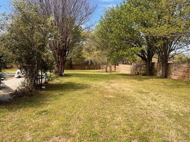 2508 Rolling Ln, Southlake, TX 76092 - view of yard with fence