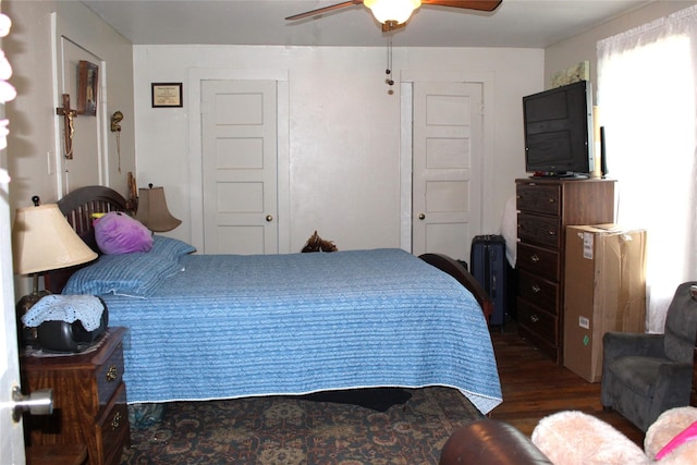 1090 N Race St, Stephenville, TX 76401 - bedroom featuring wood finished floors and a ceiling fan