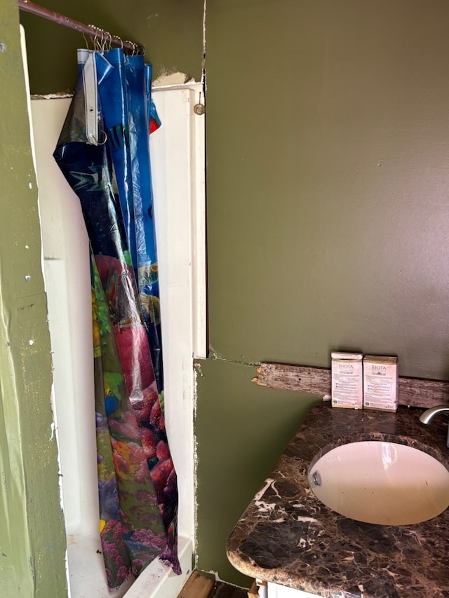 8947 Adams Cir, Cresson, TX 76035 - full bath featuring a shower with curtain and a sink
