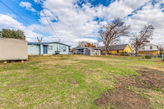 1312 Greenwood Dr, Garland, TX 75041 - view of yard with fence