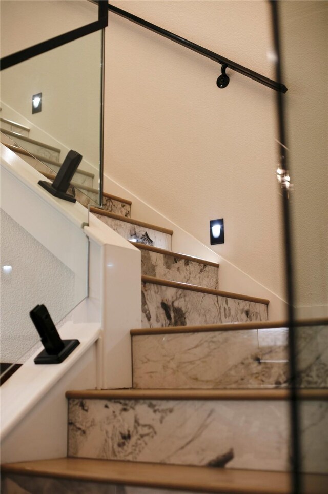 2519 Tamaron Cv, Cedar Hill, TX 75104 - view of stairs