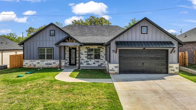 5513 Firewood Trl, Granbury, TX 76048 - kitchen featuring light wood-type flooring, hanging light fixtures, a kitchen island, recessed lighting, and gray cabinetry