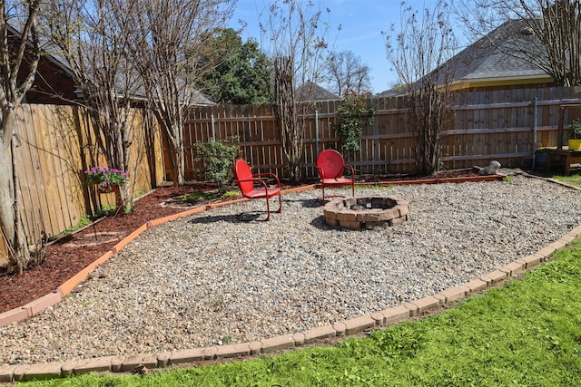 502 Parklane Dr, Bossier City, LA 71111 - view of yard with an outdoor fire pit and a fenced backyard