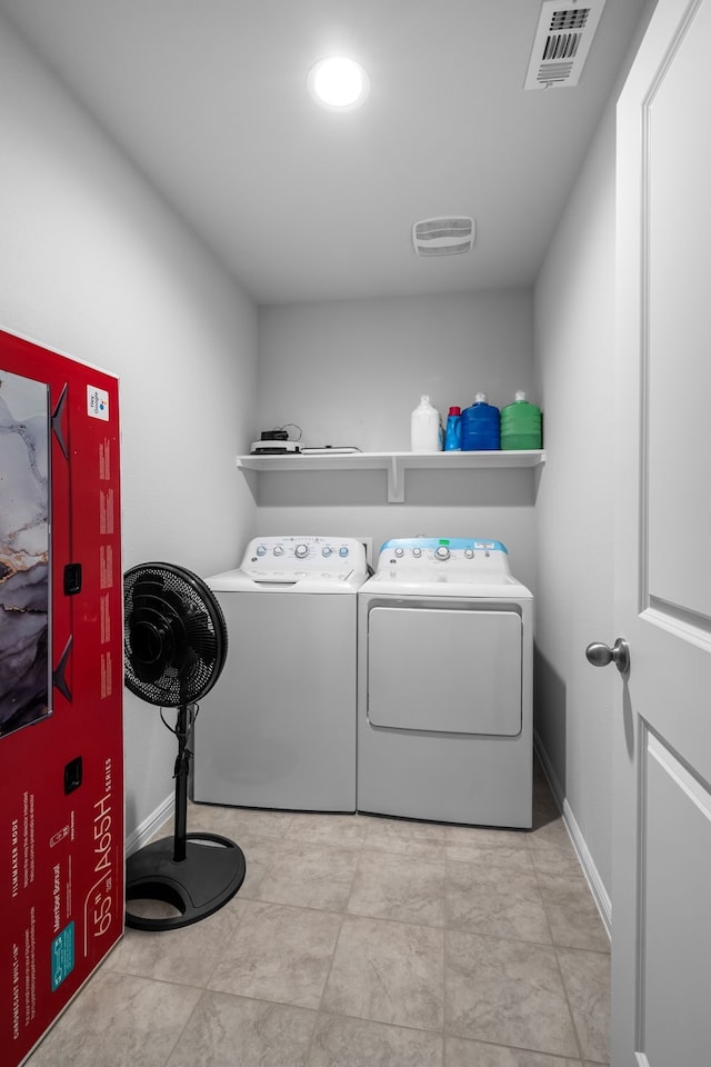 16617 Porterfield Ln, Justin, TX 76247 - clothes washing area featuring washer and dryer and baseboards