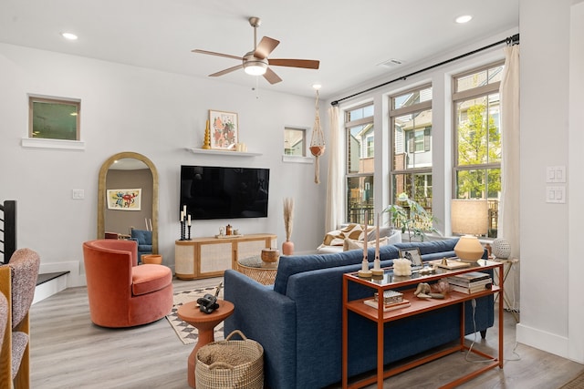 1065 Manacor Ln, Dallas, TX 75212 - living area featuring ceiling fan, light wood-type flooring, and recessed lighting