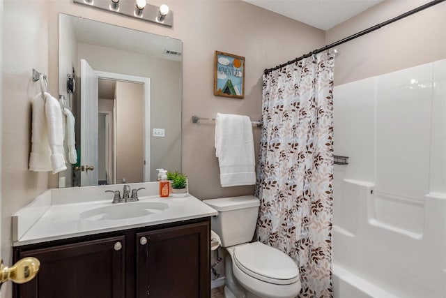 515 Meadow Dr, Lowry Crossing, TX 75069 - full bathroom featuring toilet, vanity, and shower / bathtub combination with curtain
