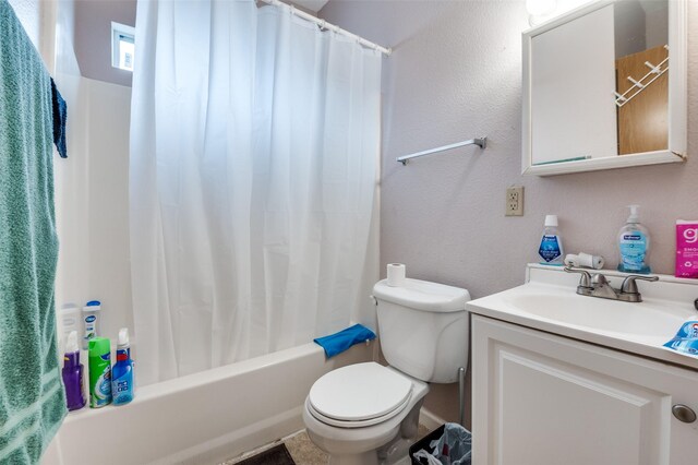 1207 Stafford St, Dallas, TX 75208 - bathroom featuring toilet, vanity, and shower / tub combo