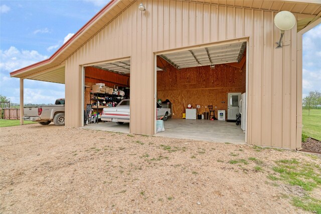 view of detached garage