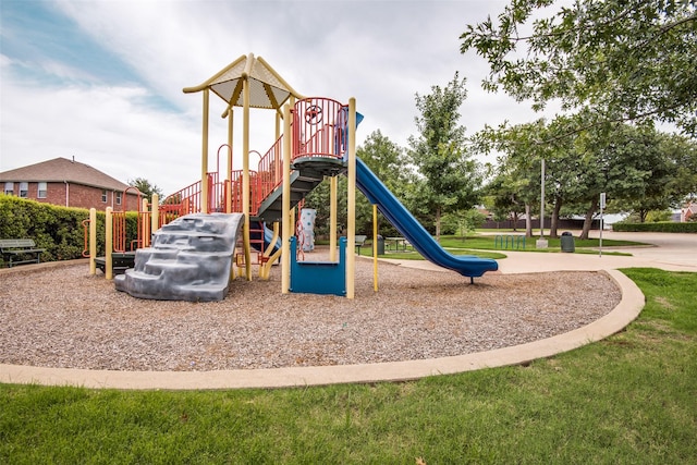 9212 Water Oak Dr, Arlington, TX 76002 - community jungle gym with a lawn