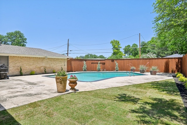 3139 Citation Dr, Dallas, TX 75229 - view of swimming pool featuring a patio area