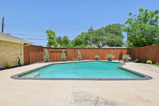 3139 Citation Dr, Dallas, TX 75229 - view of swimming pool featuring a fenced backyard and a patio area