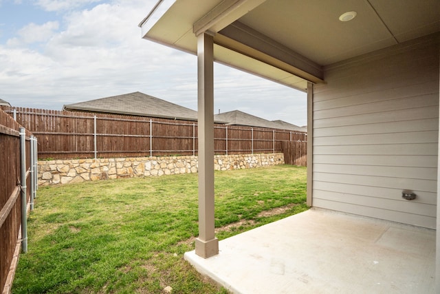 825 Blackhorse Trl, Fort Worth, TX 76247 - view of yard featuring a patio area