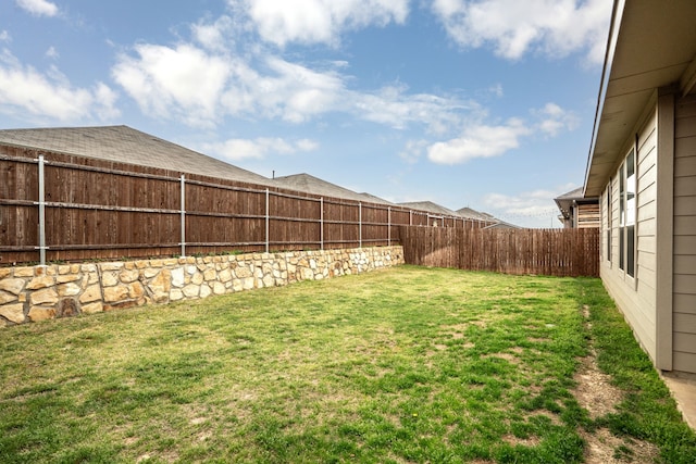 825 Blackhorse Trl, Fort Worth, TX 76247 - view of yard
