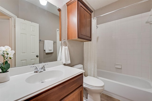5685 Country View Ln, Frisco, TX 75036 - bathroom featuring toilet, vanity, and shower / bath combo with shower curtain